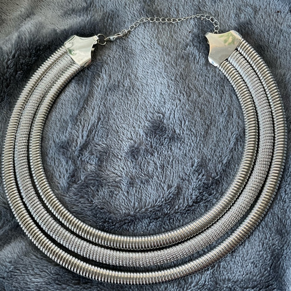 Chic Fashion Statement Necklace